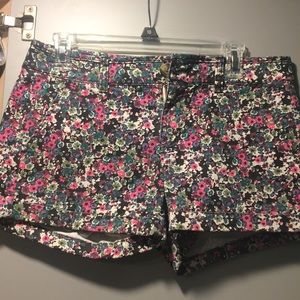 American Eagle floral shorts